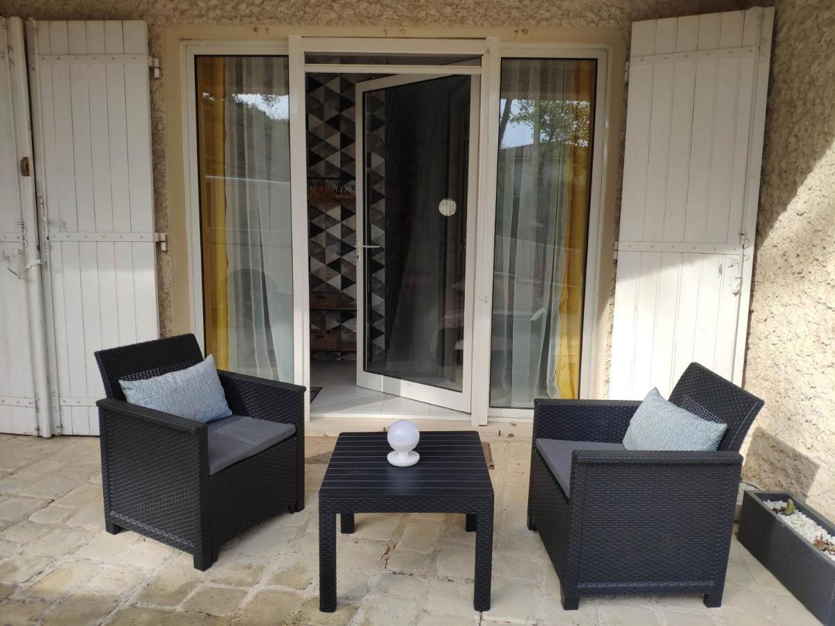 La Tourelle Suite Cosy Entre Vignoble Aixois Et Luberon Le Puy-Sainte-Réparade Exterior foto