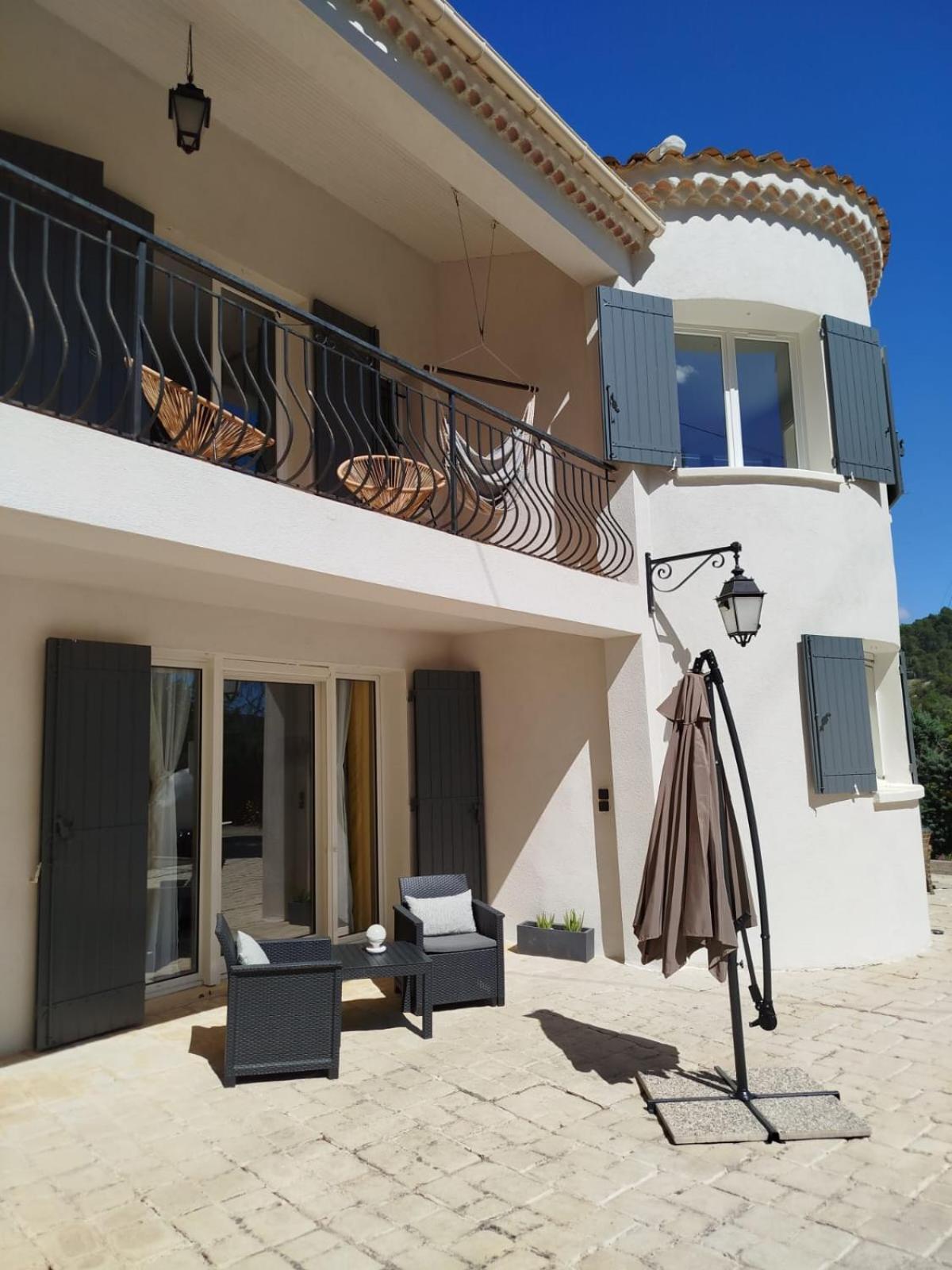 La Tourelle Suite Cosy Entre Vignoble Aixois Et Luberon Le Puy-Sainte-Réparade Exterior foto